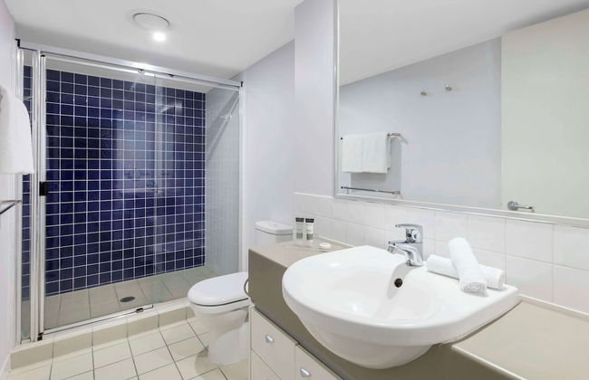 Oaks Brisbane Lexicon Suites - Photo 9