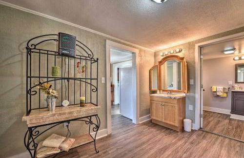 Porch, Fire Pit and Grill Blue Ridge Mtn Cottage! - Foto 16