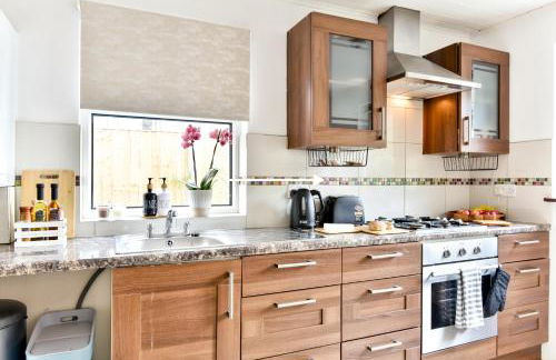 Spacious en-suite in a 5-Bedroom House at Hanwell (2nd Floor) - Foto 7