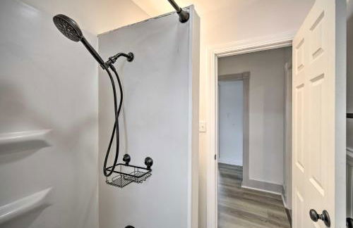 Trendy Superior Home Perfect for Groups! - Foto 15