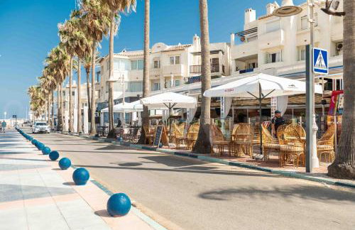 Seaside stay with large terrace, pool & parking REMS - Foto 45