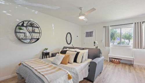 The YinYang - King Bed , Workspace , Full Kitchen - Foto 2