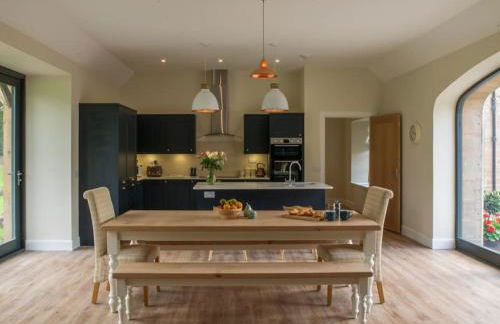 Stunning Edinburgh 1820s stables converted house - Foto 4