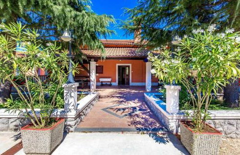 3 Bedroom Amazing Home In Jurdani - Photo 15