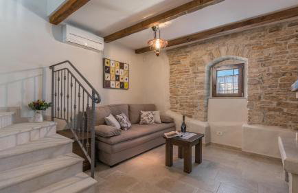 Beautiful Heritage Villa Croc with pool in Buje - Foto 10