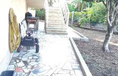 Casa com jardim privado e estacionamento no interior - Foto 7