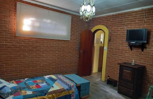 Casa de campo serrana, alegre e com piscina - Foto 37