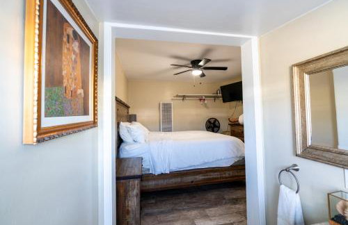Oceanside Rocks Family Vacation Home - Photo 34