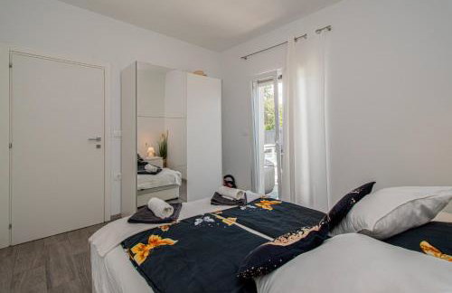 Villa Marsel with Pool & Jacuzzi by Istrabook - Foto 29