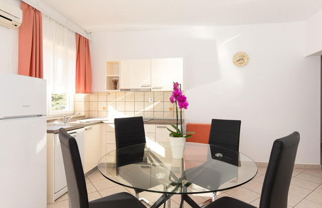 Scenic Elegant Apartments Krk With Balcony and Pool - Photo 18