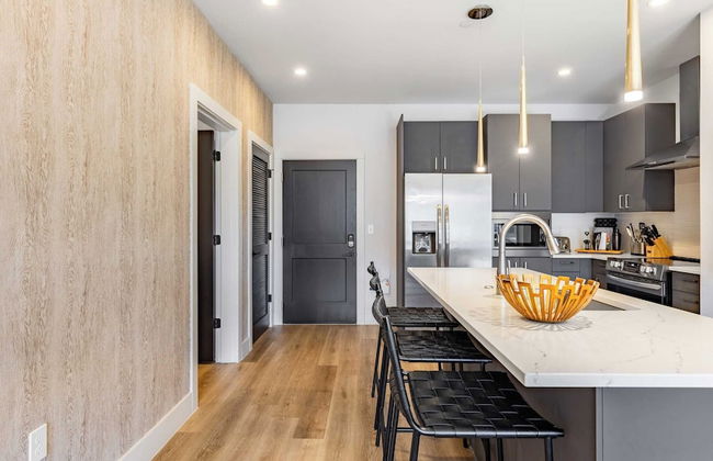 Prime Walkable Midtown Location, Pool, Gym Outlaw's Den by Avantstay - Foto 13