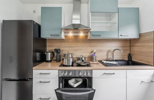 Modernes 6-Betten-Apartment mit Balkon und Parkplatz - zentrale Lage - Foto 3