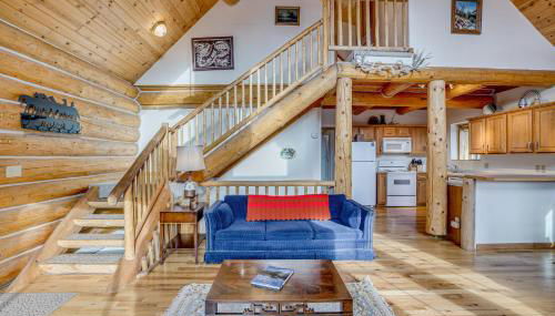 Deck and Pond Views! 2-Acre, Woodsy Rocky Mtn Haven - Foto 5