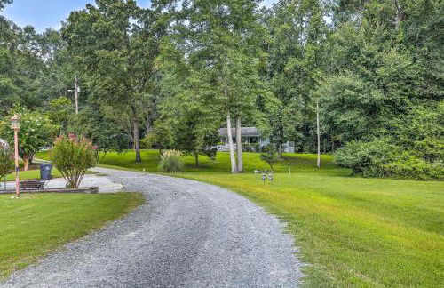 Quiet Home with Fire Pit - 1 Mi to Downtown Acworth! - Foto 25