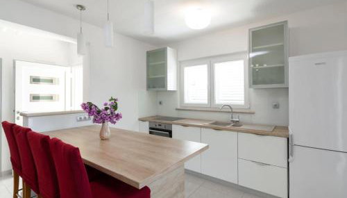 Modern Villa with Pool - Foto 5