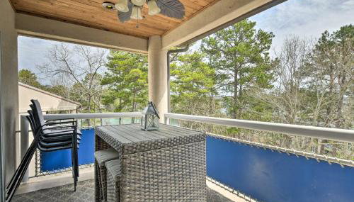 Lake Keowee Resort Condo with Balcony and Pool Access! - Foto 2
