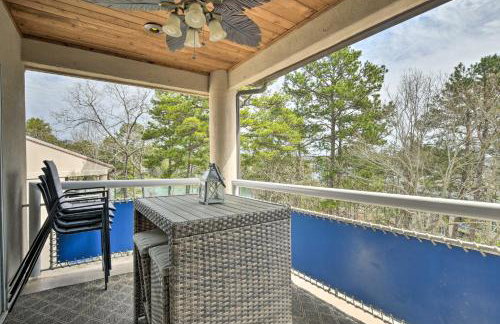 Lake Keowee Resort Condo with Balcony and Pool Access! - Foto 2