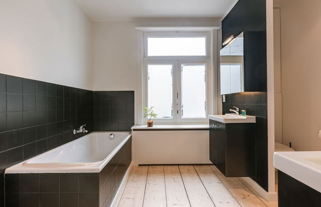 Charming House in the City of Antwerp With Parking - Foto 58