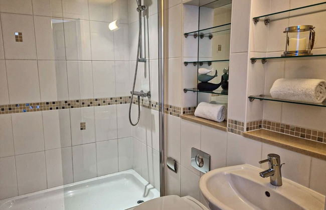 Harbourside Apartments - Photo 8