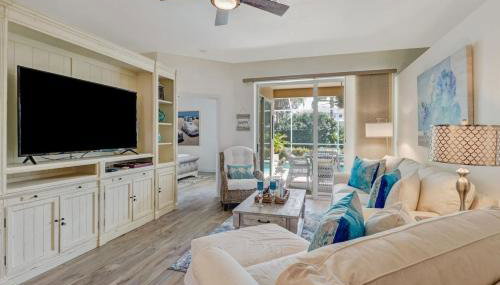 Sunshine days Stunning pool home. Gated community - Foto 5