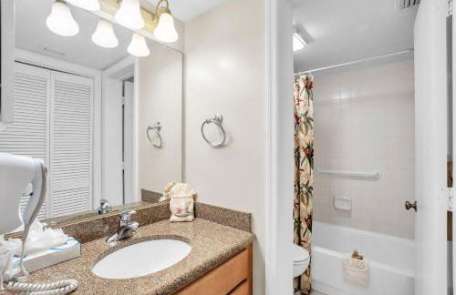 End Unit with Resort Views From Lanai - Foto 18