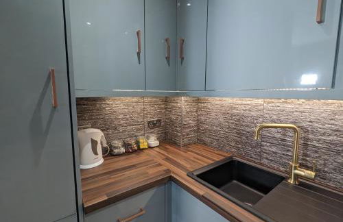 Beautiful Modern Coventry City Centre Apartment - Foto 16