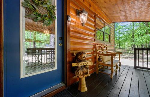 Hickory Bear - Cabin surrounded by pines, Sleeps 10, Hot Tub, Fire Pit, Arcade, Foosball Table & Deck Slide - Photo 57