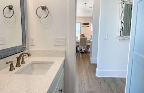 Serenity by the Sea St George Island Pool Home - Foto 27