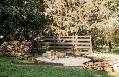 Ode to the '70's creative private home with pool - Foto 32