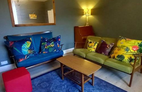 Peaceful Home from Home - Spacious 3 Bedroom House Accommodating 7 - Ideal for Families and Workers - Foto 21