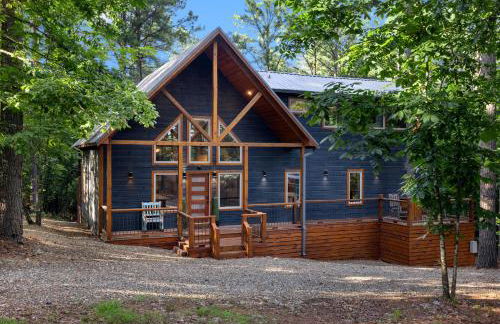 Cozy Cabin with Hot Tub, Fire Pit and Arcade Games - Foto 13