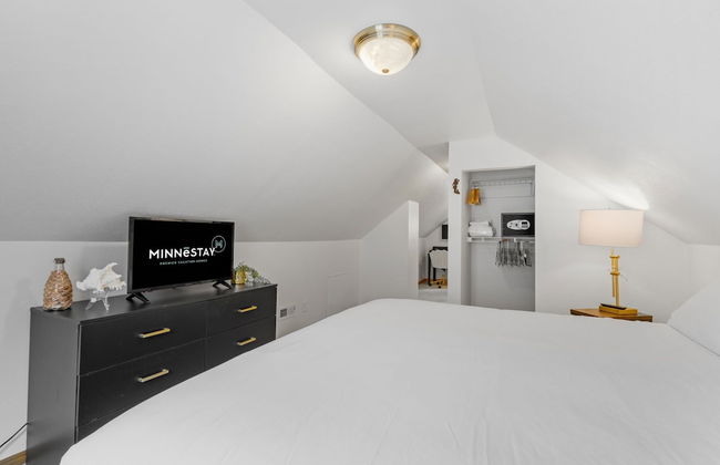 Parkway Cottage - Photo 2