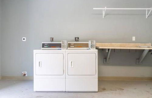 Modern Haven: Chic Studio Getaway - Foto 7