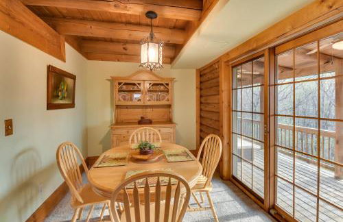 Family Getaway Georgia Cabin with Outdoor Hot Tub - Foto 10