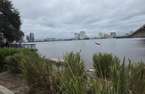 Relaxing Modern 3 BR Home - Queen Bd - North JAX - Foto 30