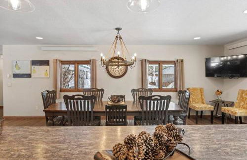 Secluded Stay in a Wonderful Creekside Getaway - Foto 9