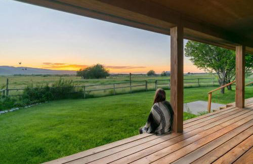 Upscale Hot Tub Wildlife Views - Photo 8