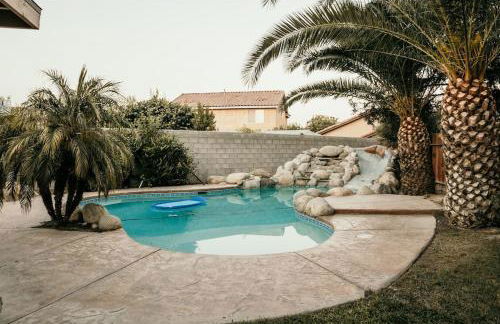 Stunning Home with Pool, Game Room and Firepit - Photo 22