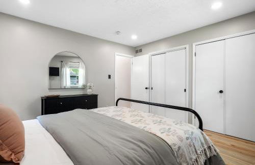 Beautiful Ranch with Outdoor Patio and Room for 6 - Photo 28