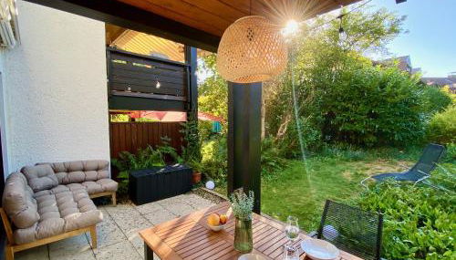 Snug Stays 2 - Design Studio am See mit Terrasse, Garten, 40m vom See - Foto 4, Garden, Garden view