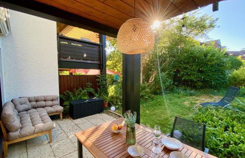 Snug Stays 2 - Design Studio am See mit Terrasse, Garten, 40m vom See - Foto 4