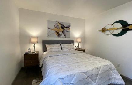 Remodeled, Spacious, Modern Retreat 5 BR, 3BA, 2KIT - Foto 30