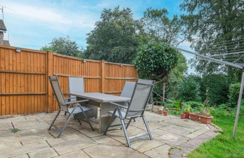 Luxury 5 BDR 2 BA House with Parking in Sandhurst By 360Stays - Photo 84