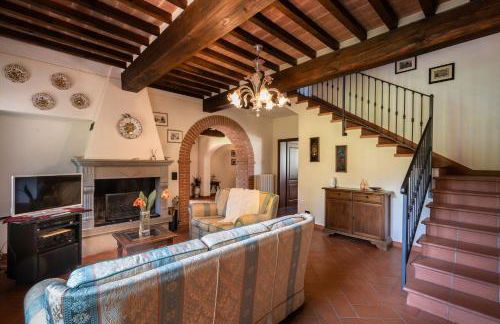 Experience the charm of Tenuta Le Caselle, a cozy farmhouse surrounded by nature and comfort! - Foto 26