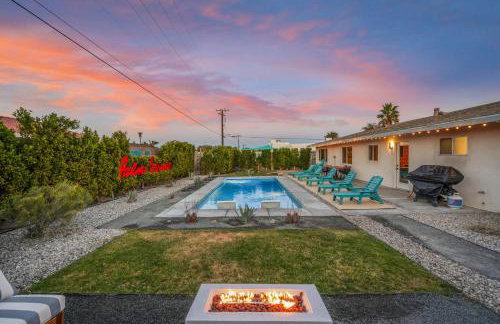 NEW Retro Escape 70's Vibes Wellness Game Room - Foto 53