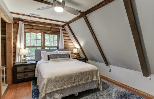 Charming Renovated Cabin with Fireplace - Foto 34