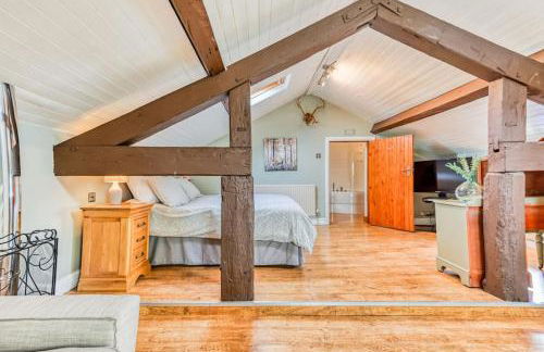 The Hurst Coach House - Photo 27