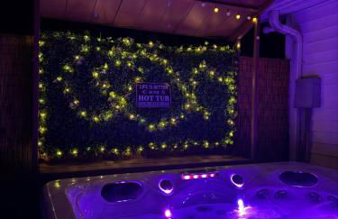 Cozy Pocono Home with a Hot Tub, Fire pit, Karaoke, Games and more! - Foto 20