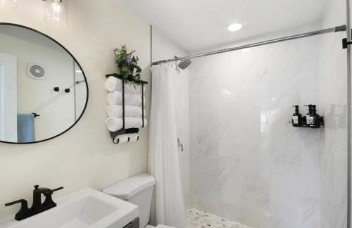 Watch the Sunrise on Lake Louisa - Foto 16