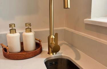 House in Appledore with Hot Tub and own parking - Foto 8